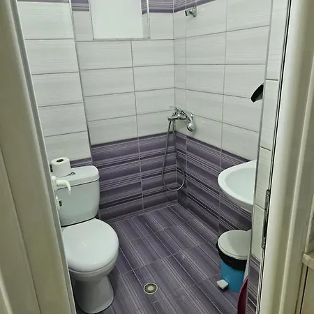 Ylli Mance Apartamento