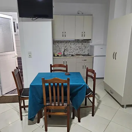 Ylli Mance Apartament *