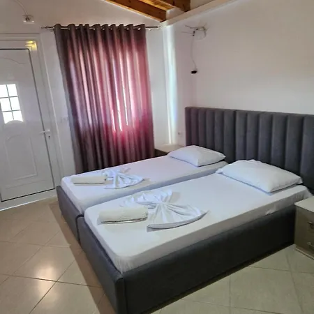 Ylli Mance Apartamento