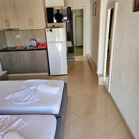 Ylli Mance Apartment Ksamil